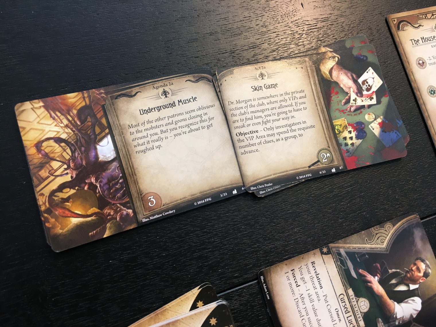 Arkham horror cards. Карточные игры книга. Карточная игра хоррор. Ужас Аркхема карточный бланк расследования. Ужасы Аркхема карточная упырь Жрец.